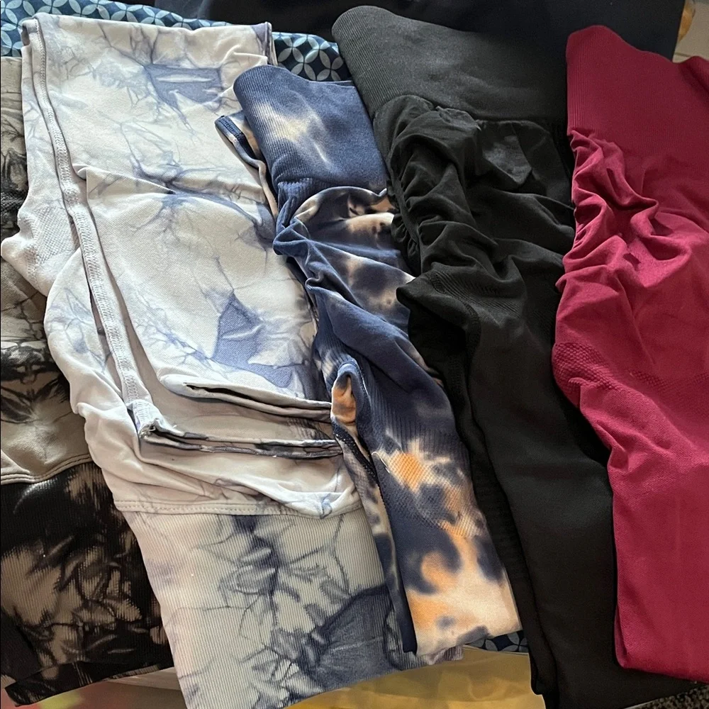 Women’s Workout Leggings Bundle - size Large - Picture 1 of 1